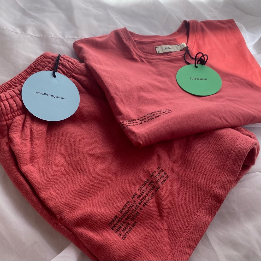 SOLD - Pangaia set